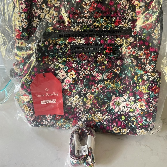 Vera Bradley Handbags - FREE LANYARD Vera Bradley Factory Style Backpack
in Signature Cotton Itsy Ditsy
